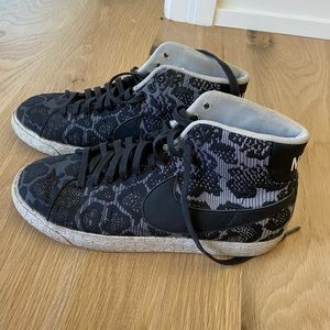 Nike lace hi-top sneakers